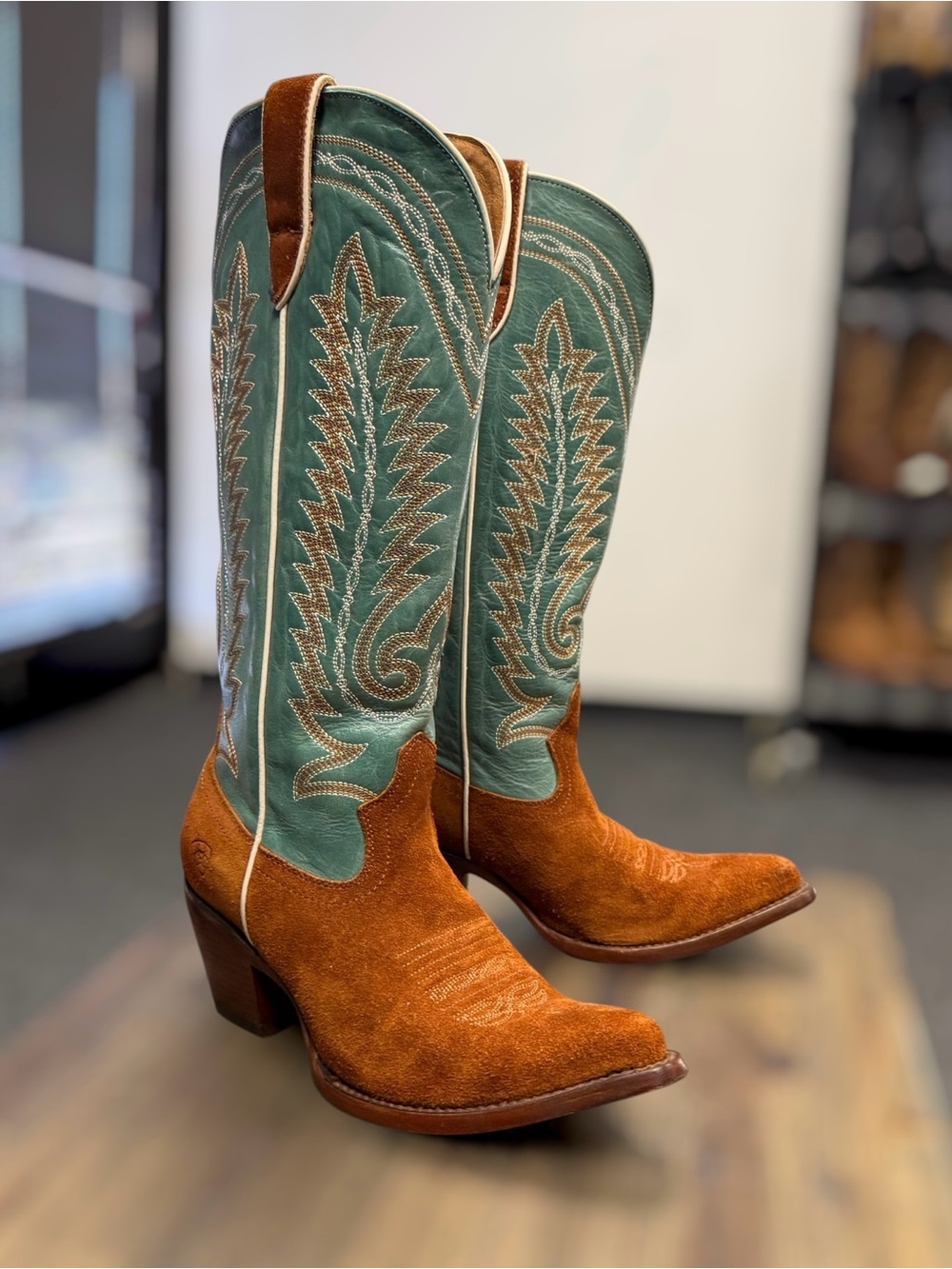 ARIAT WOMEN'S AMBROSE TALL PENNY SUEDE WESTERN BOOTS FESTIVAL 8.5 - Picture 3 of 10